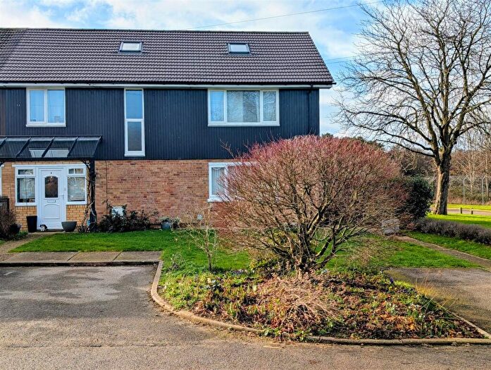 4 Bedroom Semi Detached House For Sale In Jackson Place, Chicksands, SG17