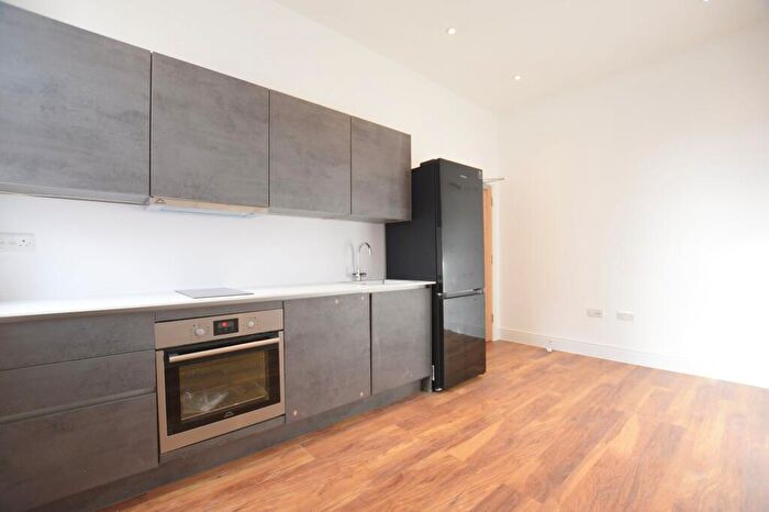 1 Bedroom Flat To Rent In Romford Road, Stratford, E15