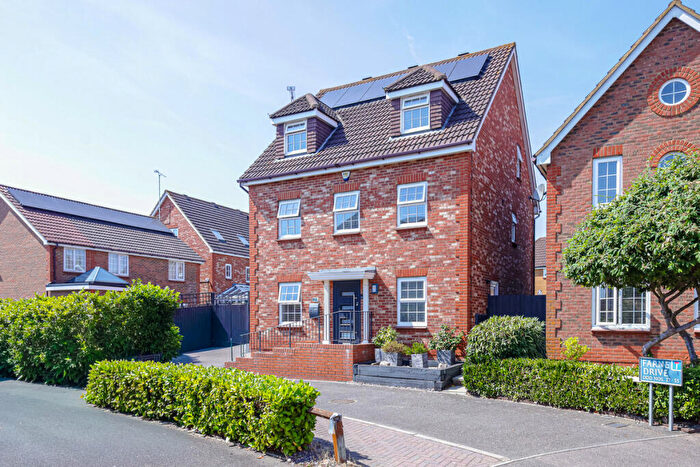 5 Bedroom Detached House For Sale In Farne Drive, Wickford, SS12