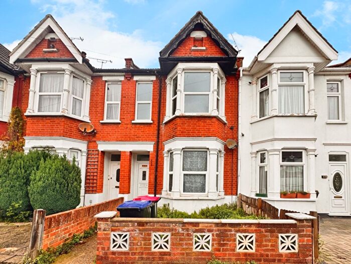 3 Bedroom Terraced House To Rent In Central Avenue, Southend-On-Sea, SS2