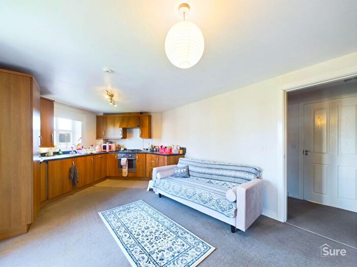 2 Bedroom Apartment To Rent In College Green Walk, Mickleover, DE3