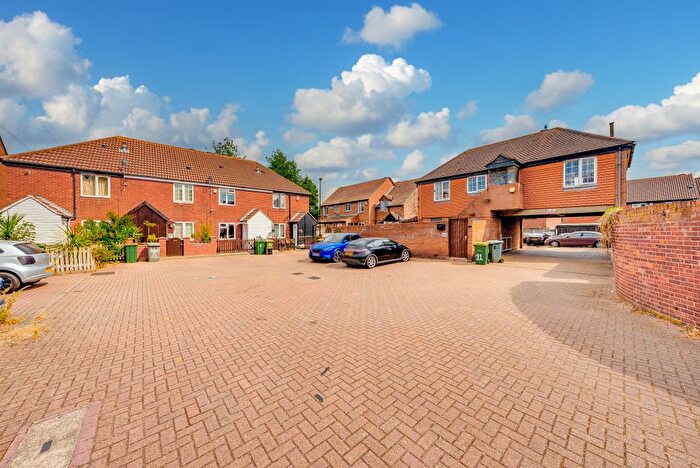 1 Bedroom Flat For Sale In Moncrieff Close, London, E6