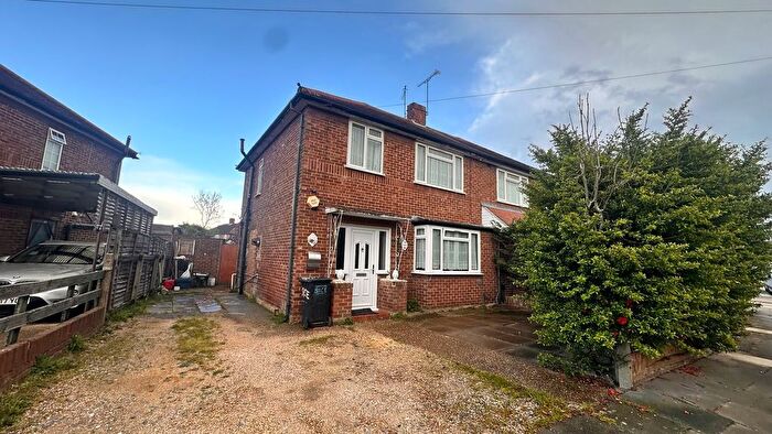 3 Bedroom Semi Detached House For Sale In Sherborne Road, Bedfont, Feltham, TW14