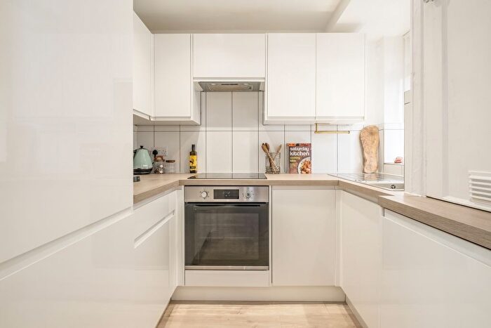1 Bedroom Flat To Rent In Kimber Road, London, SW18