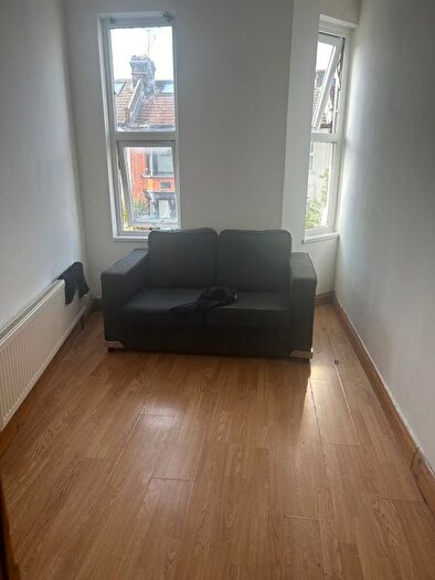 2 Bedroom Flat To Rent In Tavistock Avenue, London, E17