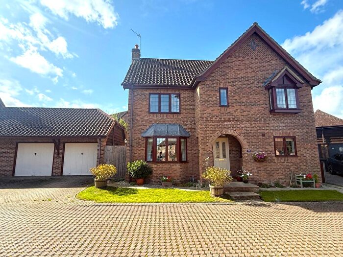 4 Bedroom Detached House For Sale In St. Aubins Crescent, Heighington, Lincoln, LN4