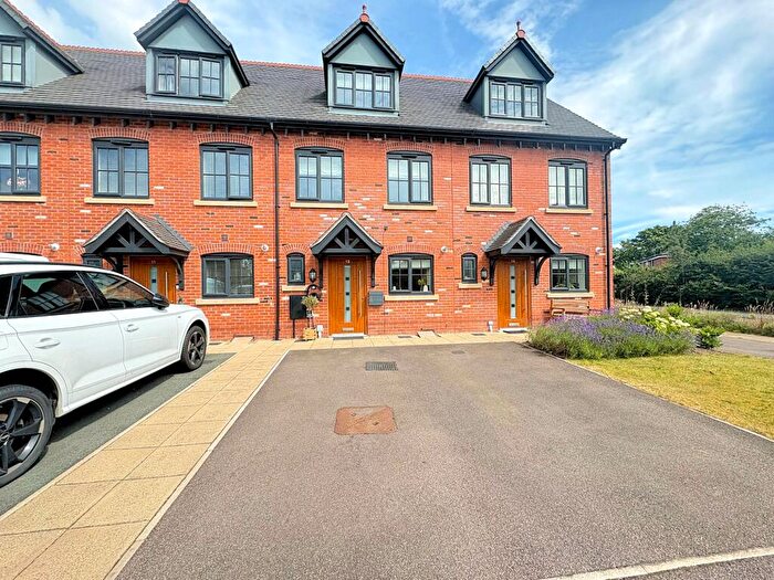 3 Bedroom Terraced House For Sale In Holly Close, Holmes Chapel, CW4