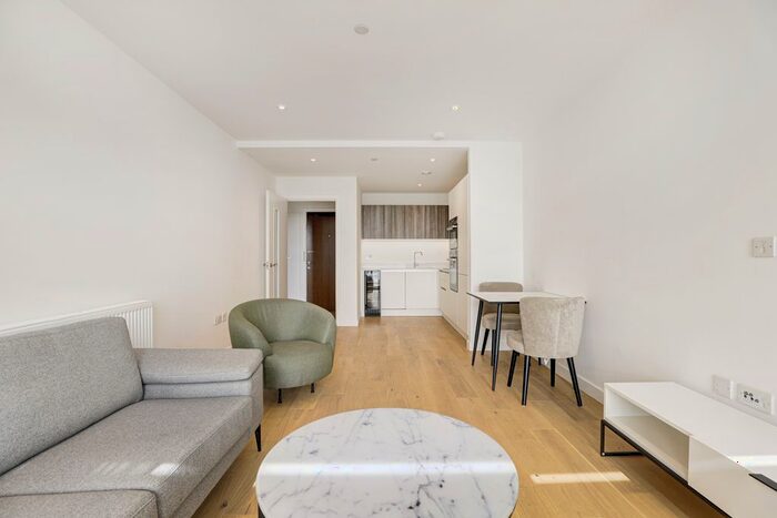 1 Bedroom Flat To Rent In Twickenham Gateway, London Road, Twickenham, TW1