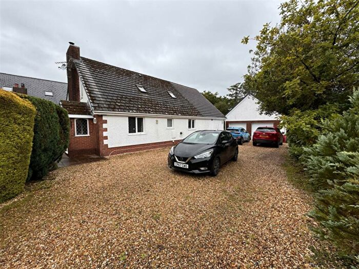 4 Bedroom Detached Bungalow For Sale In Llandybie, Ammanford, SA18
