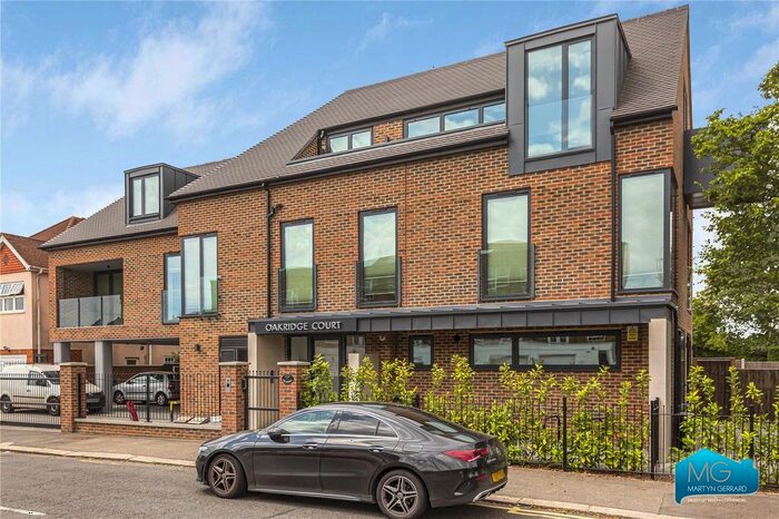 2 Bedroom Flat To Rent In Oak Avenue, Enfield, EN2