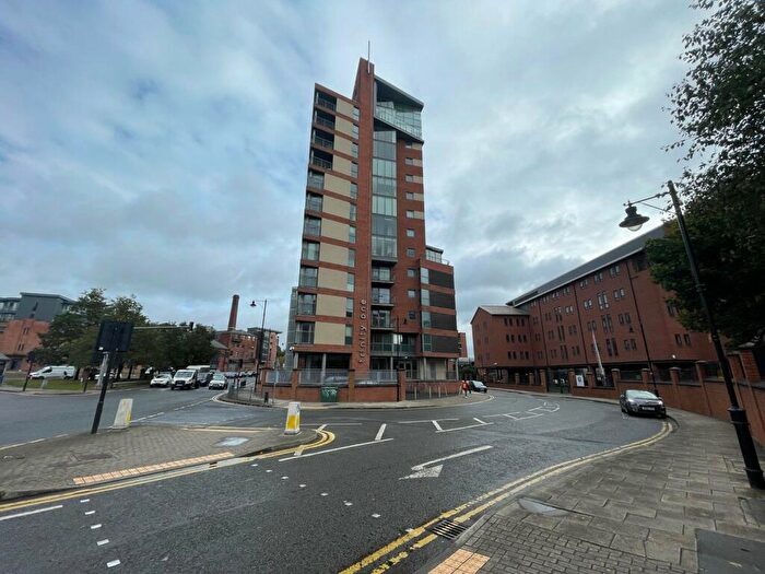 2 Bedroom Flat To Rent In Trinity One, East Street, Leeds, West Yorkshire, LS9