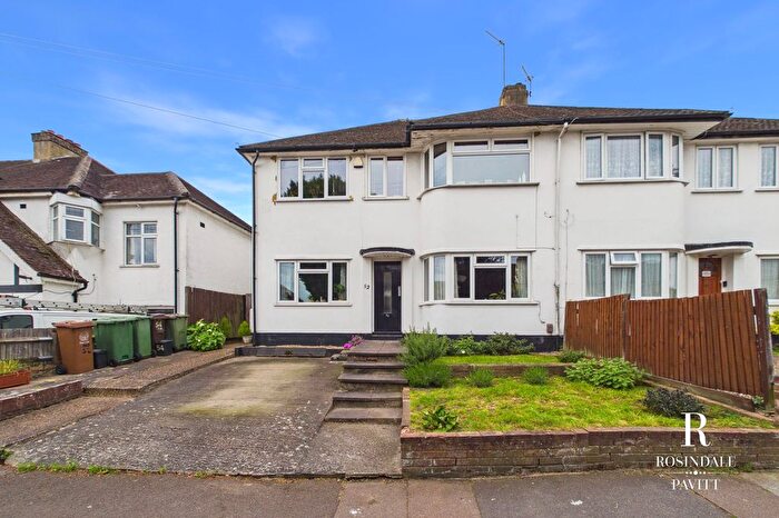2 Bedroom Flat For Sale In Melbourne Road, Wallington, SM6