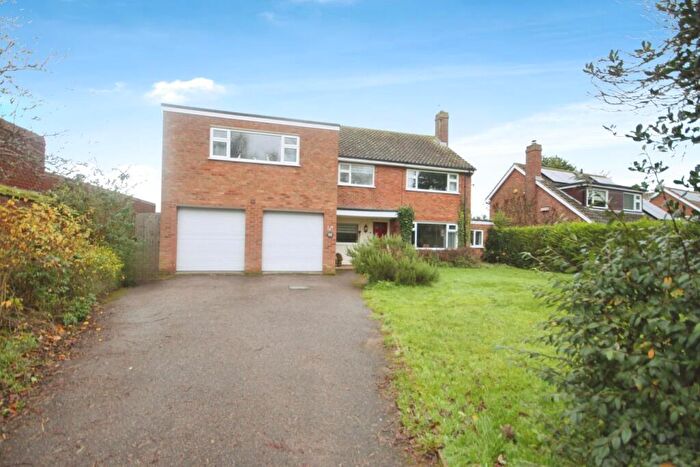 4 Bedroom Detached House To Rent In Rectory Road, Campton, SG17
