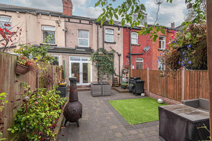 3 Bedroom Terraced House For Sale In Marshall Terrace, Leeds, LS15