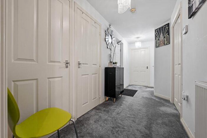 2 Bedroom Flat For Sale In Dorchester Road, Weymouth, DT3