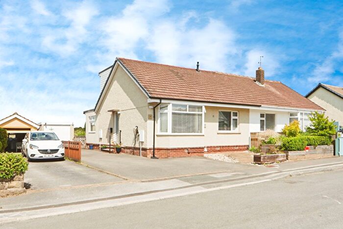 3 Bedroom Semi-Detached Bungalow For Sale In Glenmere Mount, Yeadon, Leeds, LS19