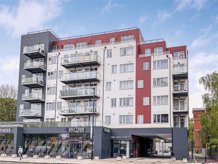 2 Bedroom Flat To Rent In High Street, Feltham, TW13