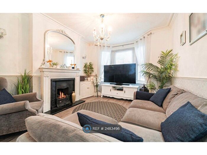 3 Bedroom Terraced House To Rent In St. Peters Road, Dunstable, LU5