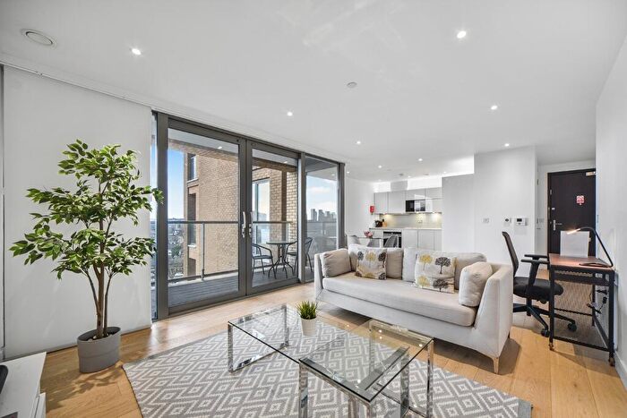 1 Bedroom Apartment To Rent In Heritage Tower, East Ferry Road, E14