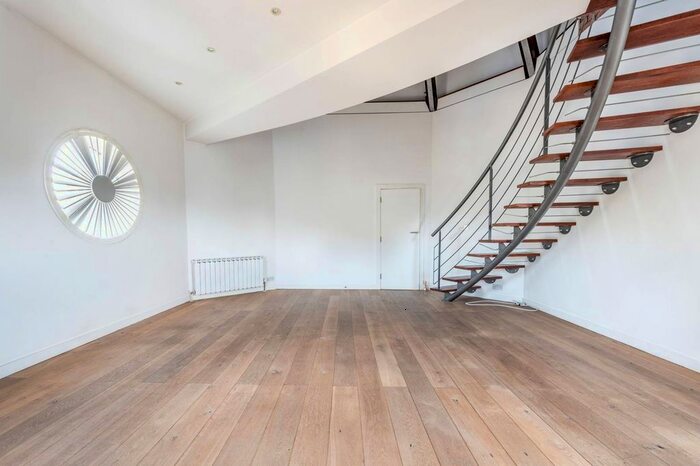 2 Bedroom Flat To Rent In Tooley Street, London Bridge, London, SE1