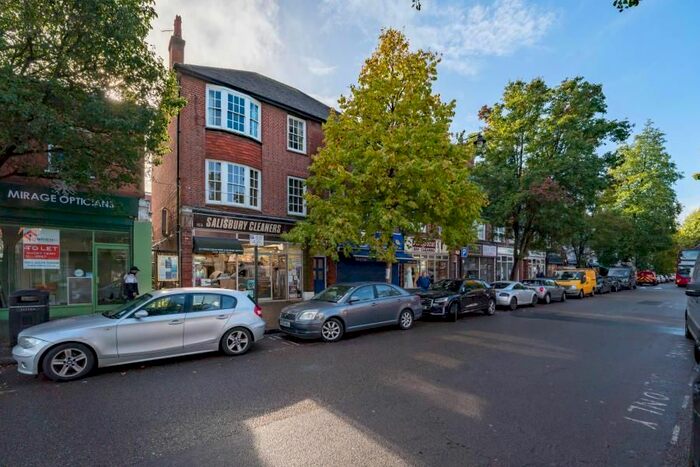 3 Bedroom Flat To Rent In Pitshanger Lane, London, W5