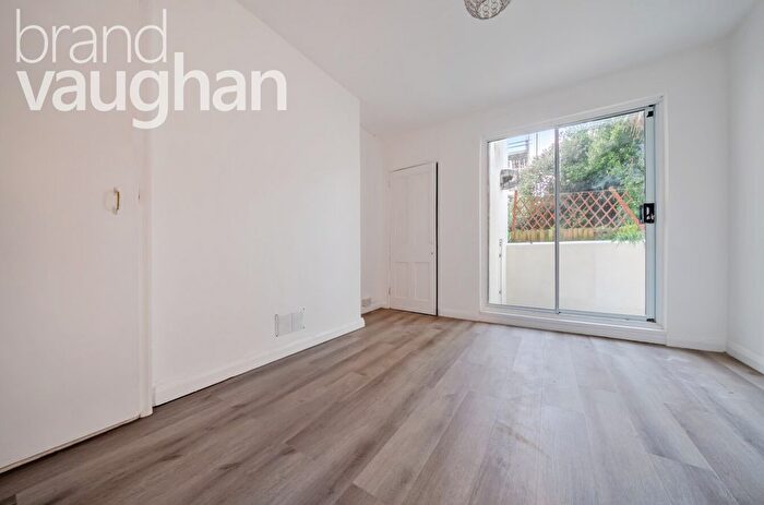2 Bedroom Flat To Rent In Lansdowne Street, Hove, East Sussex, BN3