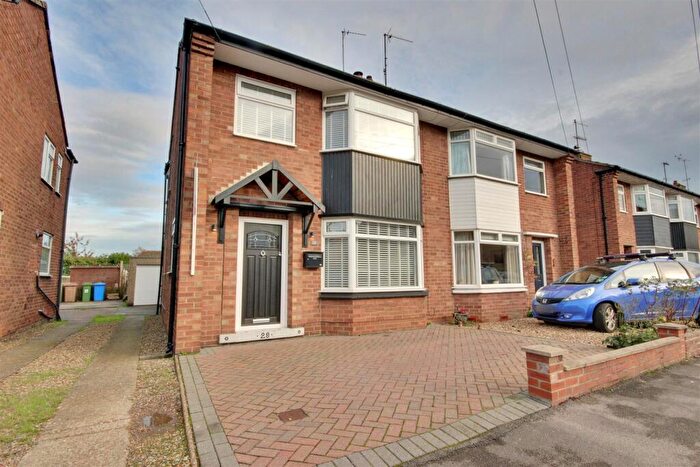 3 Bedroom Semi Detached House For Sale In The Paddock, Beverley, HU17