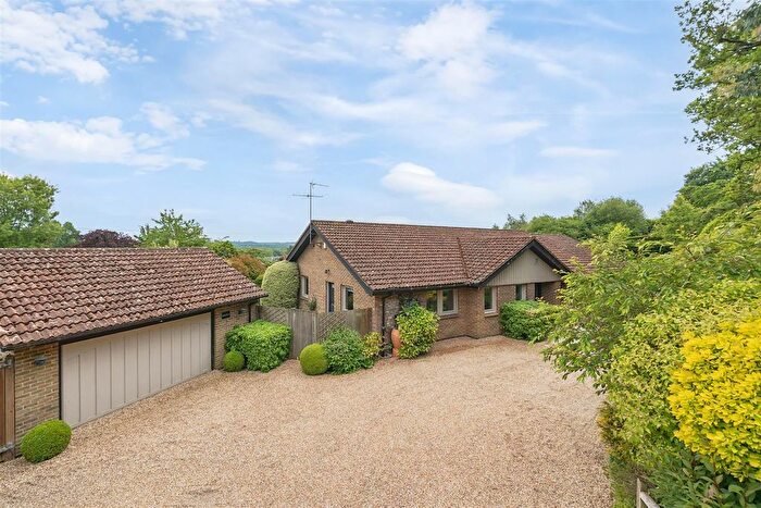 4 Bedroom Bungalow For Sale In Dell Road, Finchampstead, Berkshire, RG40