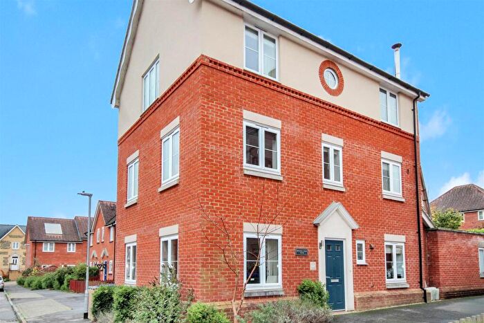 4 Bedroom Detached House To Rent In Woodbury Yard, Salisbury, SP2