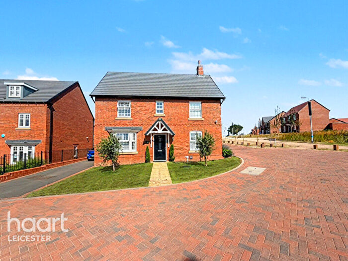 4 Bedroom Detached House For Sale In Tilia Close, Leicester, LE7