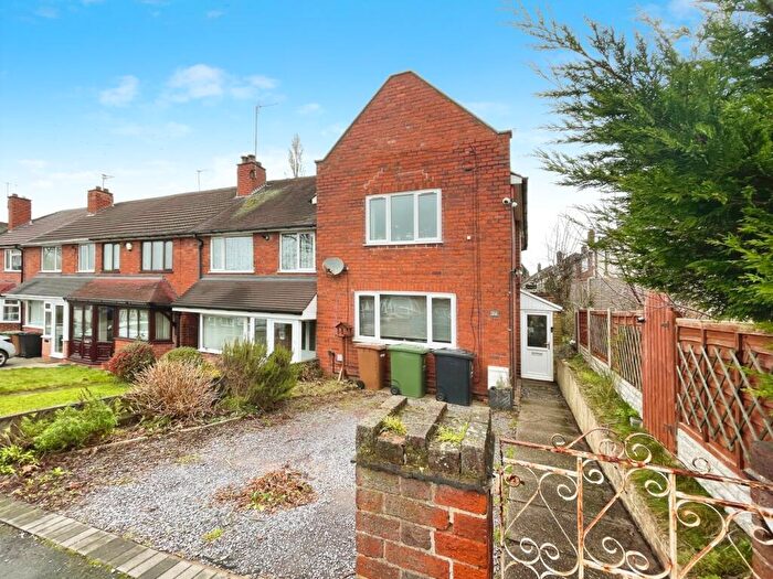 3 Bedroom Semi-Detached House For Sale In Hillingford Avenue, Birmingham, B43