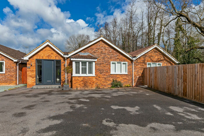 4 Bedroom Detached Bungalow To Rent In Leven Close, Chandler's Ford, SO53
