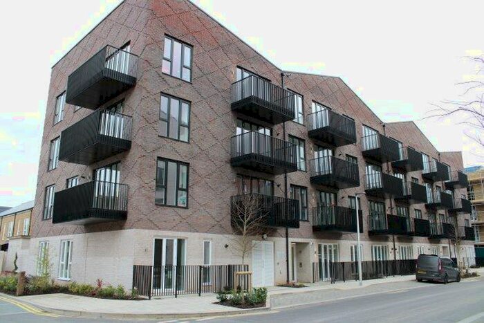 1 Bedroom Flat To Rent In Corys Road, Rochester, ME1