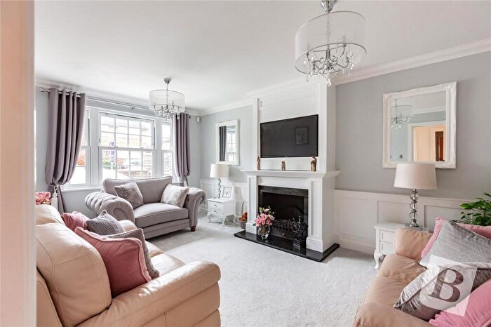 4 Bedroom Detached House For Sale In Elmdene Avenue, Emerson Park, RM11