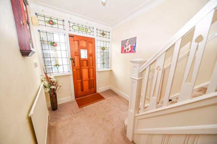 3 Bedroom End Of Terrace House For Sale In Park Grove, Cosham, PO6
