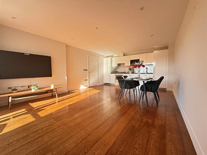 2 Bedroom Apartment To Rent In Abbey Road, London, NW8