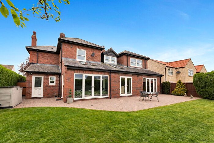 5 Bedroom Detached House For Sale In Main Street, Ravenfield, Rotherham, S65