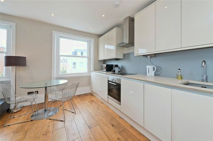 2 Bedroom Flat To Rent In Collingham Place, London, SW5