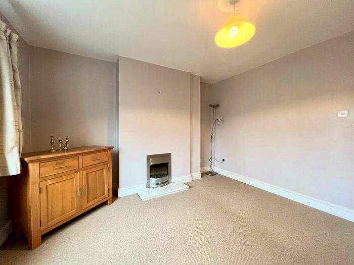 2 Bedroom End Of Terrace House To Rent In Dennis Avenue, Beeston, NG9