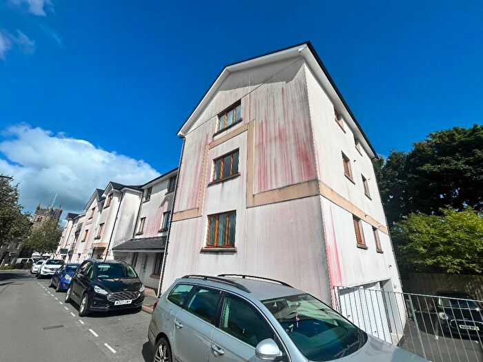 2 Bedroom Flat To Rent In Sparrows Row, Park Row, Okehampton, EX20