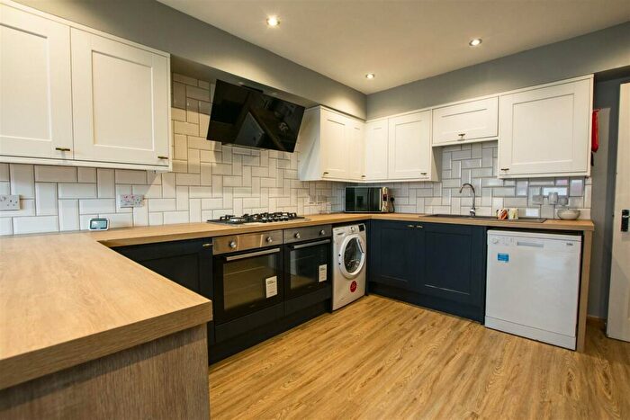 8 Bedroom House To Rent In Raddlebarn Road, Birmingham, B29