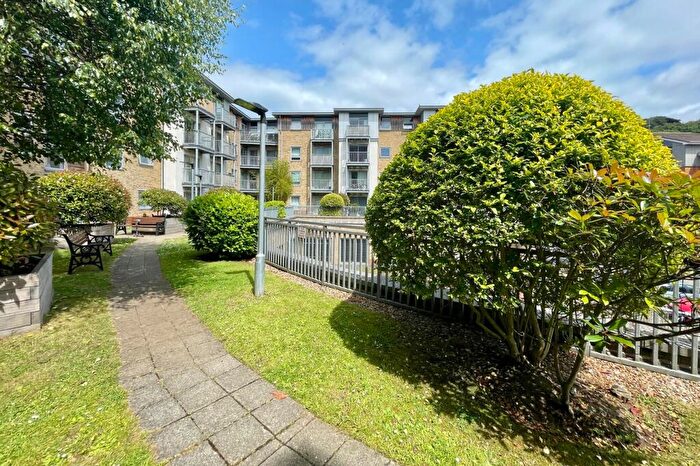 1 Bedroom Apartment For Sale In Coombe Way, Farnborough, GU14