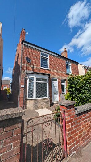 3 Bedroom Semi-Detached House To Rent In North Warren Road, Gainsborough, DN21