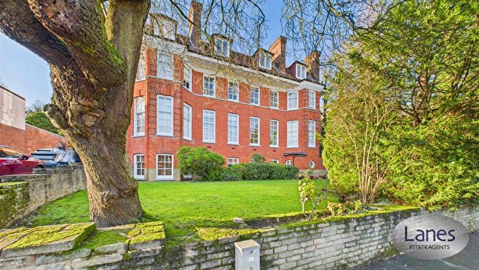 2 Bedroom Flat To Rent In Waverley Road, Enfield, EN2