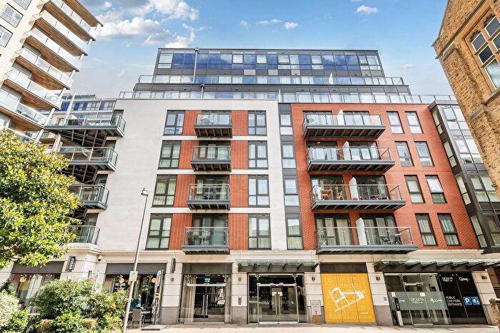 2 Bedroom Flat For Sale In Longfield Avenue, Ealing Broadway, London, W5