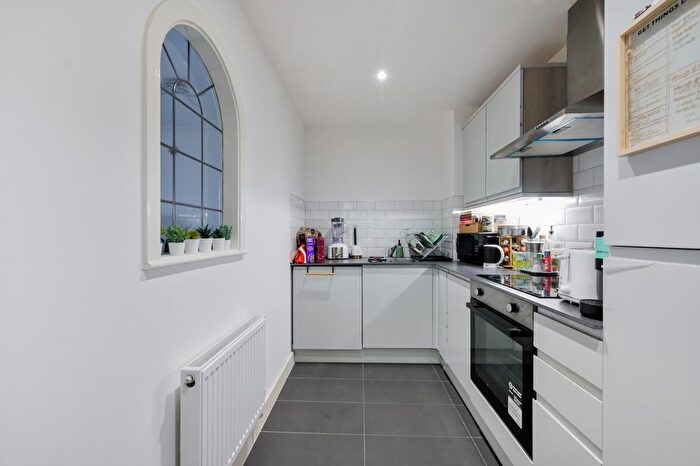 1 Bedroom Flat To Rent In Adventurers Court, Newport Avenue, London, E14