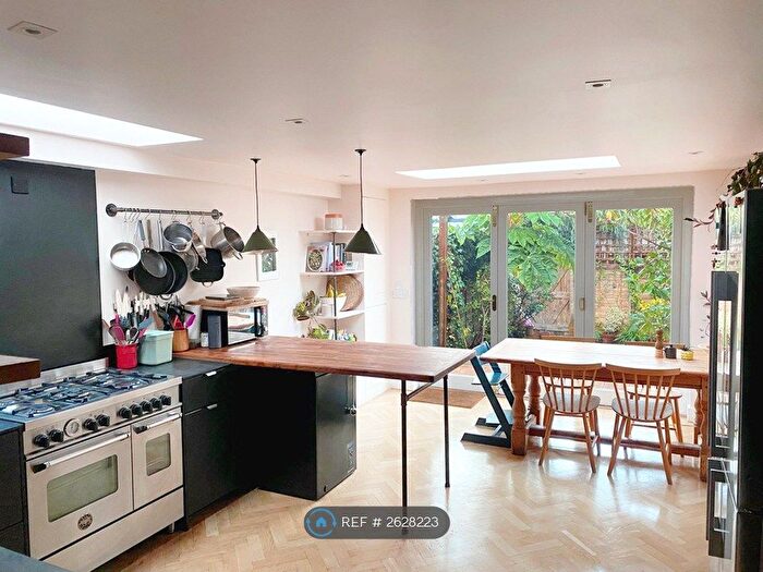 3 Bedroom Terraced House To Rent In Springfield Road, London, E17