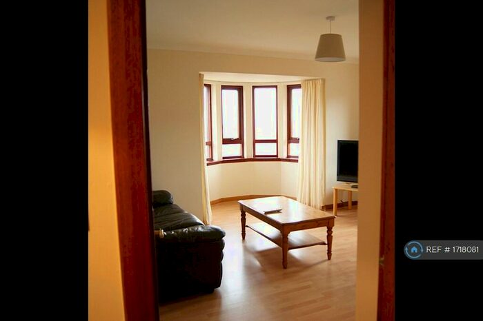 2 Bedroom Flat To Rent In Carmichael Court, Dundee, DD3