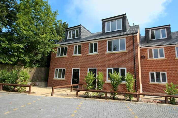 4 Bedroom End Of Terrace House To Rent In Brindley Avenue, High Wycombe, HP13
