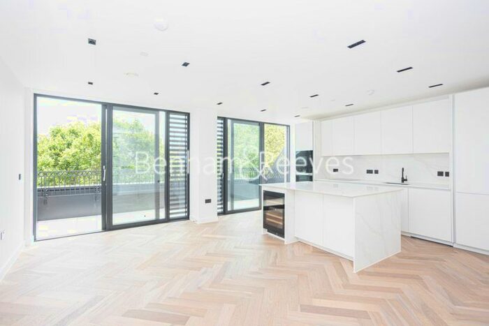 2 Bedroom Flat To Rent In Cluny Mews, Kensington, SW5